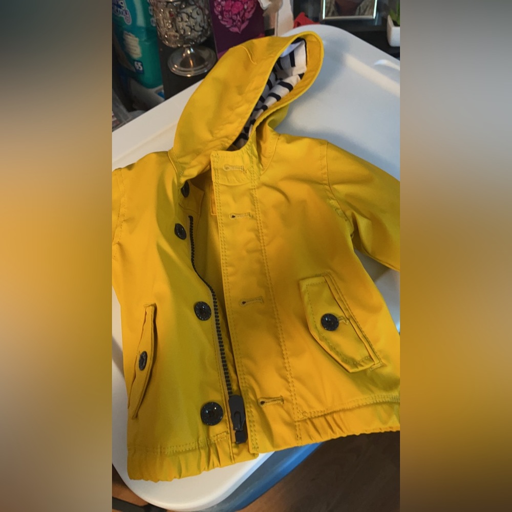Baby Gap 6/12months used a few times in good condition